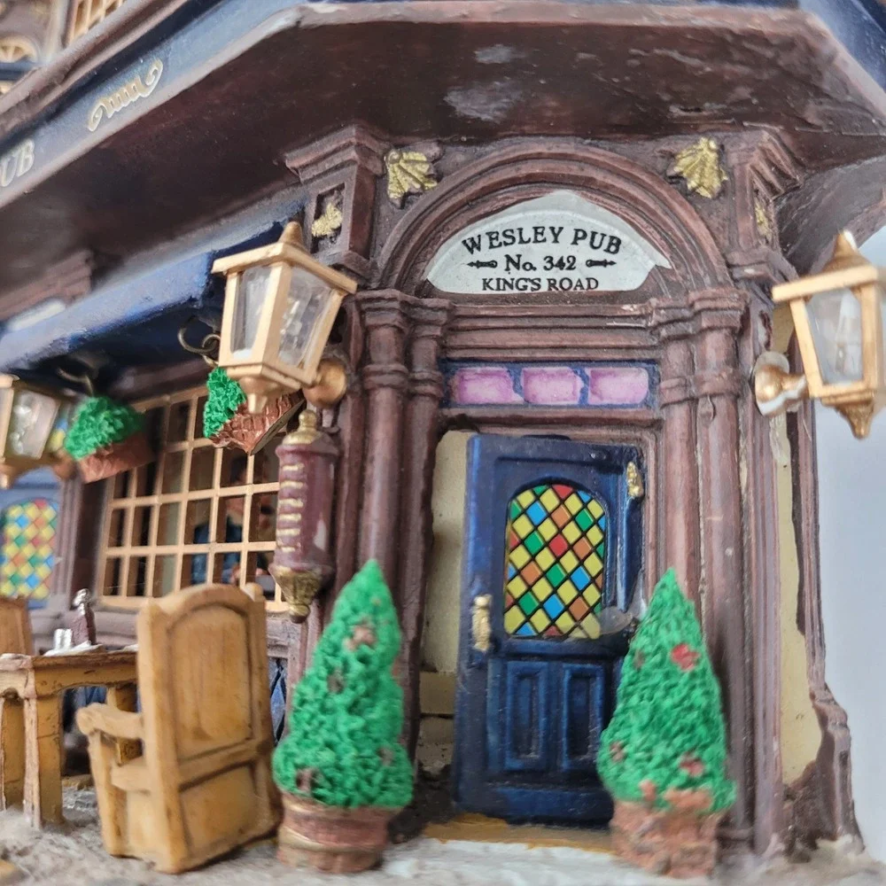 Lemax Wesley Pub Caddington Village Christmas House Battery Lighted Building